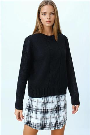 Kadın Siyah Bisiklet Yaka Bel Ve Kolları Ribana Detaylı Püsküllü Triko Kazak VS01046