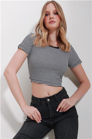Kadın Siyah Bisiklet Yaka Çizgili Crop Örme Bluz ALC-X11551