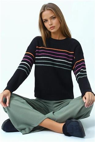 Kadın Siyah Bisiklet Yaka Çizgili Triko Kazak VS01042