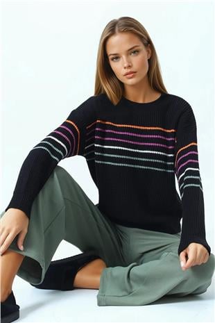 Kadın Siyah Bisiklet Yaka Çizgili Triko Kazak VS01042