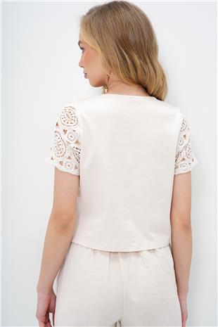 Kadın Bej Bisiklet Yaka Delik Ajurlu İçi Astarlı Motif İşlemeli Crop Bluz ALC-X13889