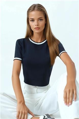 Kadın Lacivert Bisiklet Yaka Kısa Kollu Triko Bluz VS01060