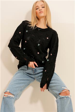 Kadın Siyah Bisiklet Yaka Nakışlı Triko Kazak ALC-X11136