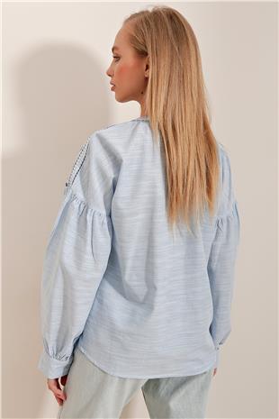 Kadın Mavi Bisiklet Yaka Omuzları Nakışlı Önü Düğmeli Terry Cotton Bluz ALC-X10311