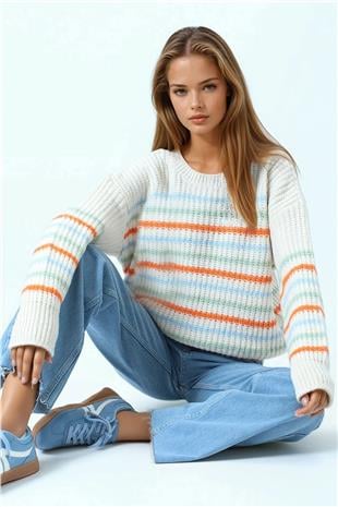 Kadın Krem Bisiklet Yaka Örgü Detaylı Çizgili Triko Kazak VS01064