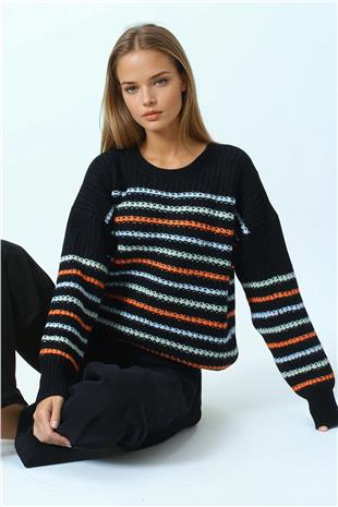 Kadın Siyah Bisiklet Yaka Örgü Detaylı Çizgili Triko Kazak VS01064