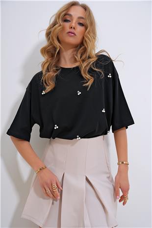 Kadın Siyah Bisiklet Yaka Oversize İnci Ve Taş İşlemeli T-Shirt ALC-X11964