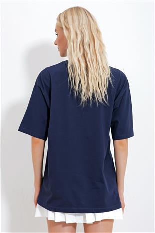 Kadın Lacivert Bisiklet Yaka Oversize İnci Ve Taş İşlemeli T-Shirt ALC-X11964
