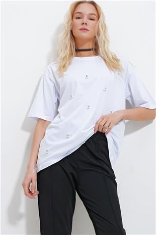 Kadın Beyaz Bisiklet Yaka Oversize İnci Ve Taş İşlemeli T-Shirt ALC-X11964