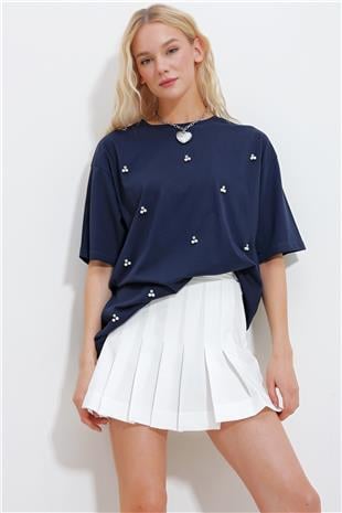 Kadın Lacivert Bisiklet Yaka Oversize İnci Ve Taş İşlemeli T-Shirt ALC-X11964