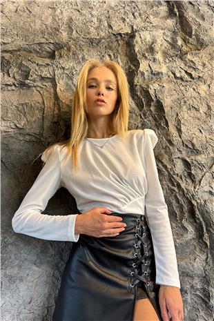 Kadın Beyaz Bisiklet Yaka Prenses Kol Önü Büzgü Detaylı Crep Örme Bluz ALC-X10906
