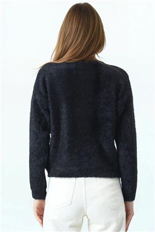 Kadın Siyah Bisiklet Yaka Püsküllü Triko Kazak VS01073