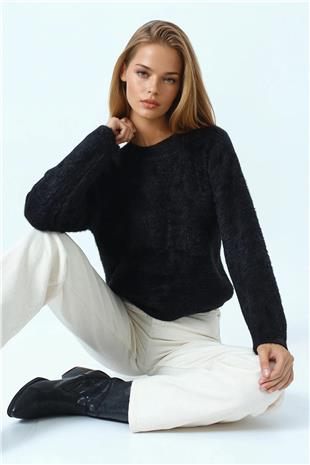 Kadın Siyah Bisiklet Yaka Püsküllü Triko Kazak VS01073