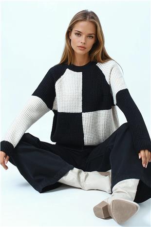 Kadın Siyah Bisiklet Yaka Renk Bloklu Dokulu Triko Kazak VS01039
