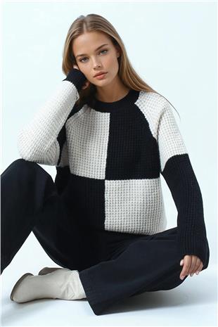 Kadın Siyah Bisiklet Yaka Renk Bloklu Dokulu Triko Kazak VS01039