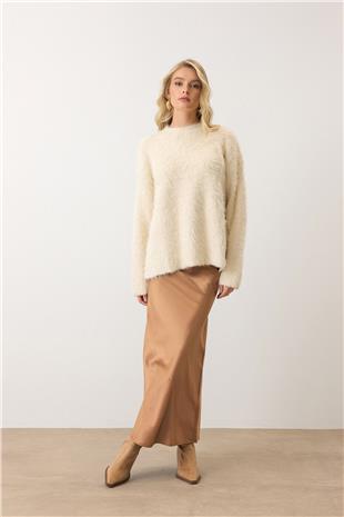Kadın Krem Bisiklet Yaka Uzun Kollu Tüylü Triko Kazak VS00904