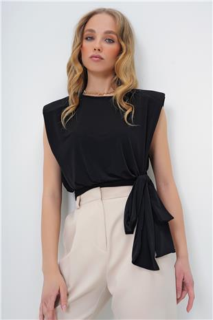 Kadın Siyah Bisiklet Yaka Vatkalı Beli Bağlama Detaylı Sandy Bluz ALC-X13493