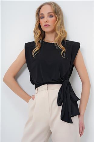 Kadın Siyah Bisiklet Yaka Vatkalı Beli Bağlama Detaylı Sandy Bluz ALC-X13493