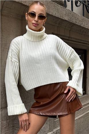 Kadın Beyaz Boğazlı Fitilli Crop Triko Kazak VS01392