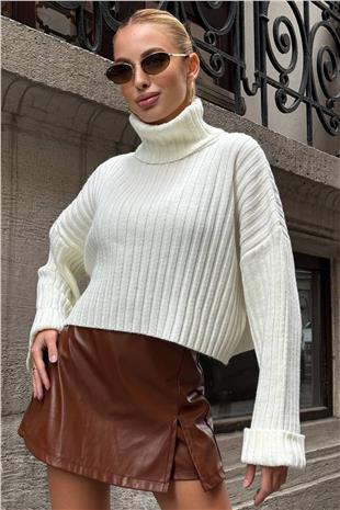 Kadın Beyaz Boğazlı Fitilli Crop Triko Kazak VS01392