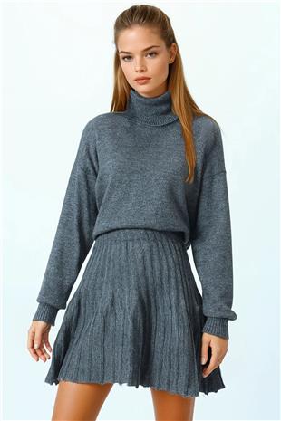 Kadın Antrasit Boğazlı Kazak Ve Beli Lastikli Pileli Mini Etek Triko Takım VS01034