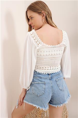 Kadın Beyaz Brit Detaylı Delik İşi Crop Bluz ALC-X6532