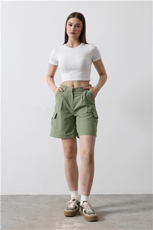 Kadın Haki Çift Cepli Düğme Kapamalı Kargo Cepli Şort VS00472