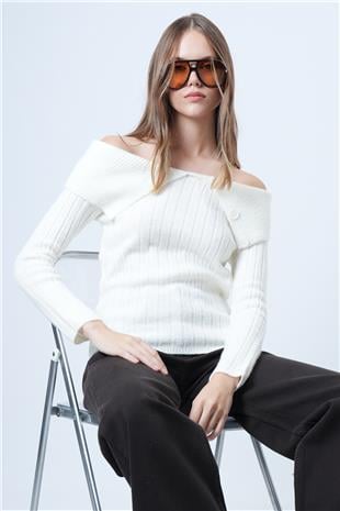 Kadın Ekru Carmen Yaka Düğme Detaylı Triko Kazak VS01291