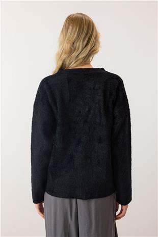 Kadın Siyah Çiçek Aksesuarlı Düğme Kapamalı Derin V Yaka Hırka VS00912