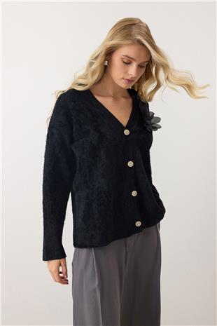 Kadın Siyah Çiçek Aksesuarlı Düğme Kapamalı Derin V Yaka Hırka VS00912