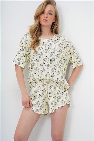 Kadın Tereyağı Sarısı Çiçek Desenli Bisiklet Yaka Pamuklu T-Shırt Veşortlu Pijama Takımı PJM-X13906