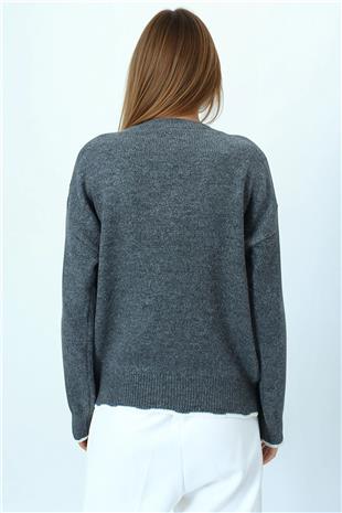 Kadın Gri Çiçek Detaylı Bisiklet Yaka Püsküllü Triko Kazak VS01054