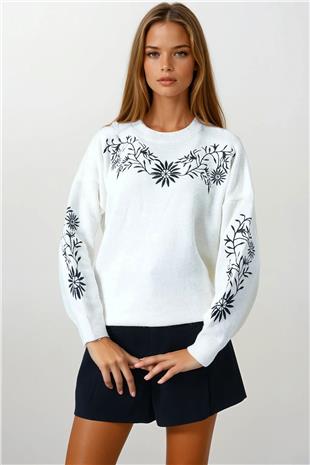 Kadın Ekru Çiçek Nakışlı Bisiklet Yaka Triko Kazak VS00862