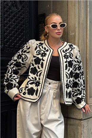 Kadın Ekru Çiçek Nakışlı İçi Astarlı Ceket VS00717