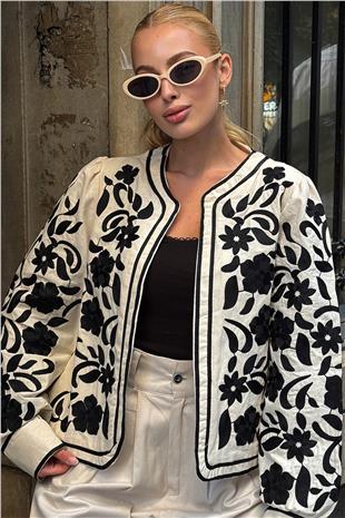Kadın Ekru Çiçek Nakışlı İçi Astarlı Ceket VS00717