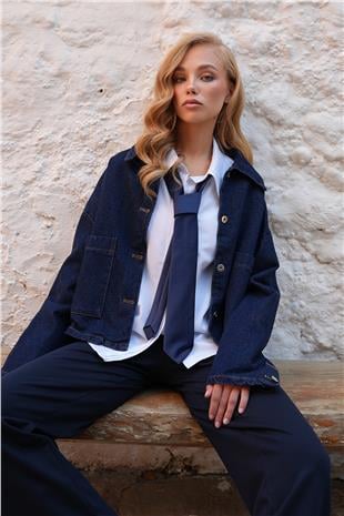 Kadın Koyu Lacivert Çift Cepli Crop Denim Ceket ALC-X14575