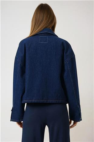 Kadın Koyu Mavi Çift Cepli Düğme Kapamalı Denim Ceket VS01022