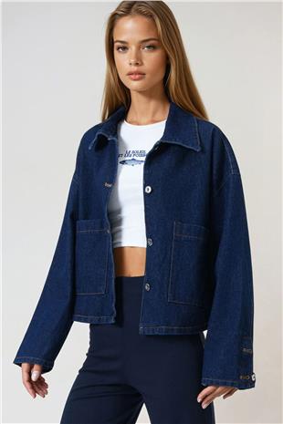Kadın Koyu Mavi Çift Cepli Düğme Kapamalı Denim Ceket VS01022