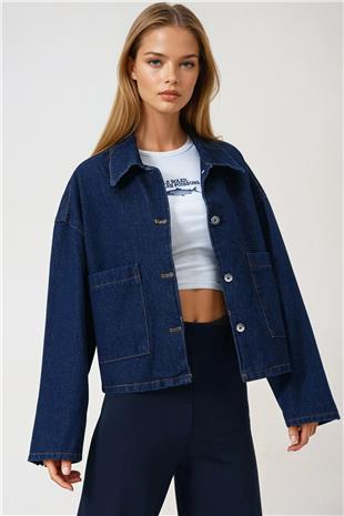 Kadın Koyu Mavi Çift Cepli Düğme Kapamalı Denim Ceket VS01022