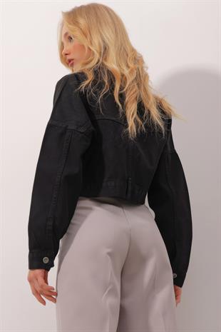 Kadın Siyah Çift Cepli Fermuarlı Crop Denim Ceket ALC-X9899