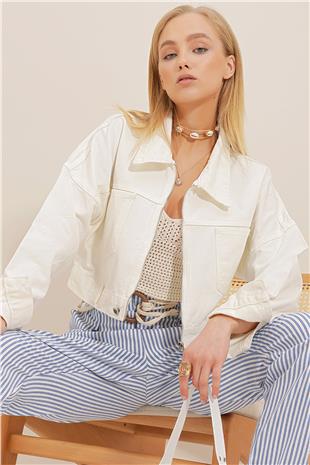 Kadın Beyaz Çift Cepli Fermuarlı Crop Denim Ceket ALC-X9899