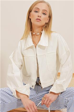 Kadın Beyaz Çift Cepli Fermuarlı Crop Denim Ceket ALC-X9899