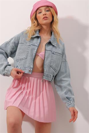 Kadın Mavi Çift Cepli Fermuarlı Crop Denim Ceket ALC-X9899