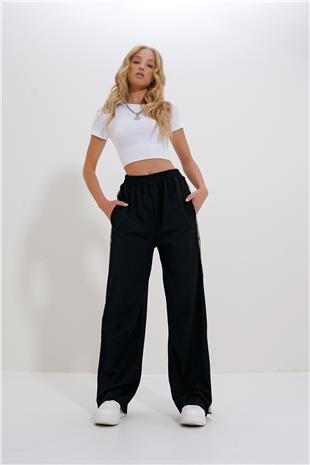 Kadın Siyah Çift Cepli Lastikli Yanları Şeritli Wide Leg Pantolon ALC-X12713