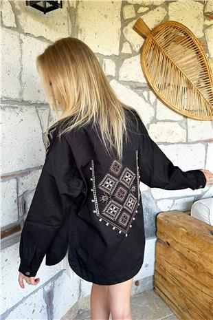 Kadın Siyah Çift Cepli Omuzları Ve Sırtı Nakışlı Çıtçıt Kapamalı Oversize Gabardin Ceket ALC-X11002