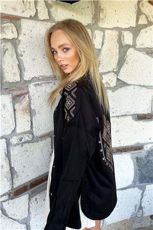 Kadın Siyah Çift Cepli Omuzları Ve Sırtı Nakışlı Çıtçıt Kapamalı Oversize Gabardin Ceket ALC-X11002