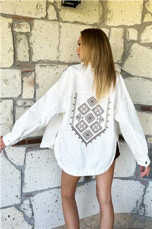 Kadın Ekru Çift Cepli Omuzları Ve Sırtı Nakışlı Çıtçıt Kapamalı Oversize Gabardin Ceket ALC-X11002