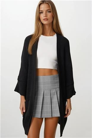 Kadın Siyah Çift Cepli Oversize Triko Hırka VS00737