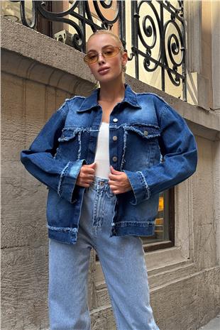Kadın Mavi Çift Cepli Püskül Detaylı Eskitmeli Jean Ceket VS00714