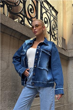 Kadın Mavi Çift Cepli Püskül Detaylı Eskitmeli Jean Ceket VS00714